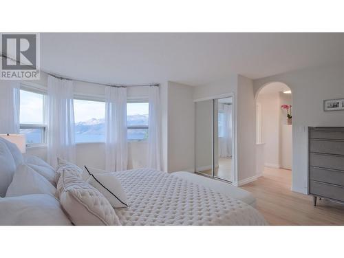 118 Sumac Ridge Drive, Summerland, BC - Indoor Photo Showing Bedroom