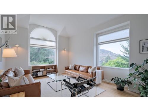 118 Sumac Ridge Drive, Summerland, BC - Indoor Photo Showing Living Room