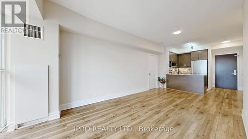 901 - 50 Absolute Avenue, Mississauga, ON - Indoor Photo Showing Kitchen