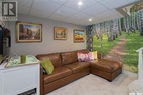 811 L Avenue N, Saskatoon, SK - Indoor Photo Showing Living Room