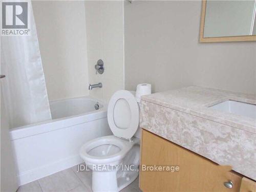 2903 - 126 Simcoe Street, Toronto, ON - Indoor Photo Showing Bathroom