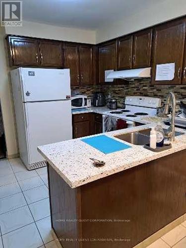 Room A - 1722 Princelea Place, Mississauga, ON - Indoor Photo Showing Kitchen With Double Sink