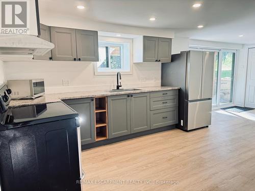 Lower - 7 Bayview Avenue, Hamilton, ON - Indoor Photo Showing Kitchen