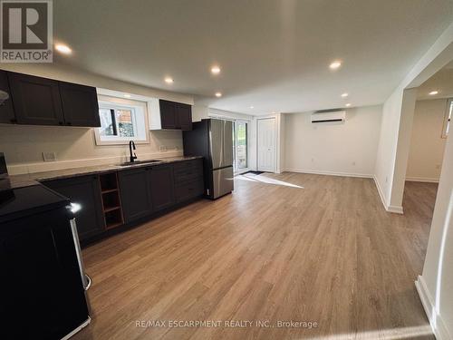 Lower - 7 Bayview Avenue, Hamilton, ON - Indoor Photo Showing Kitchen