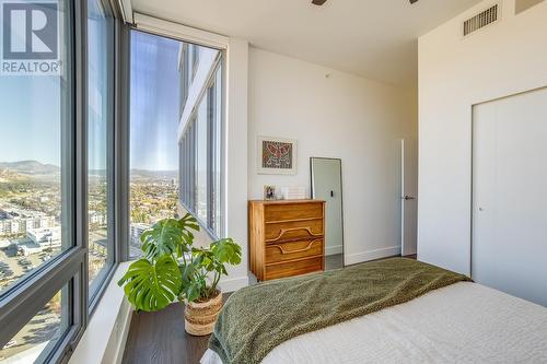 1181 Sunset Drive Unit# 2502, Kelowna, BC - Indoor Photo Showing Bedroom