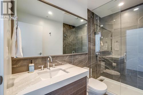 1181 Sunset Drive Unit# 2502, Kelowna, BC - Indoor Photo Showing Bathroom