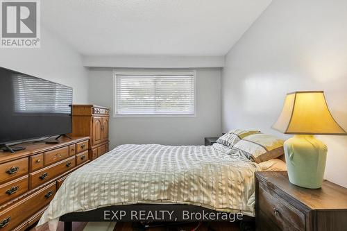 59 - 3025 Cedarglen Gate, Mississauga, ON - Indoor Photo Showing Bedroom