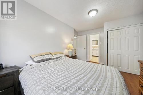 59 - 3025 Cedarglen Gate, Mississauga, ON - Indoor Photo Showing Bedroom