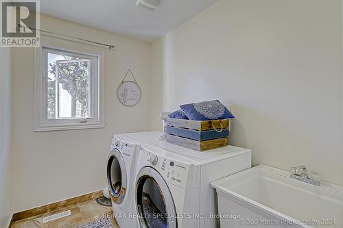 5474 Bestview Way, Mississauga, ON - Indoor Photo Showing Laundry Room