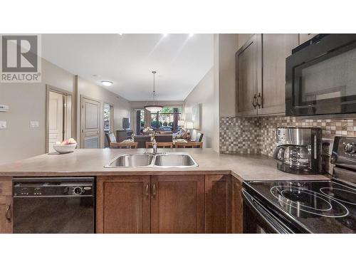 654 Cook Road Unit# 350, Kelowna, BC - Indoor Photo Showing Kitchen With Double Sink