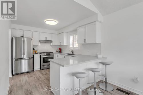 659 Ormond Drive, Oshawa, ON - Indoor Photo Showing Kitchen