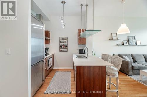 519 - 3391 Bloor Street W, Toronto, ON - Indoor Photo Showing Kitchen