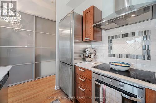 519 - 3391 Bloor Street W, Toronto, ON - Indoor Photo Showing Kitchen