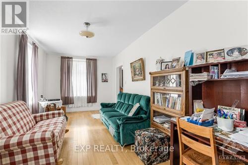 53 High Street, Champlain, ON - Indoor Photo Showing Living Room