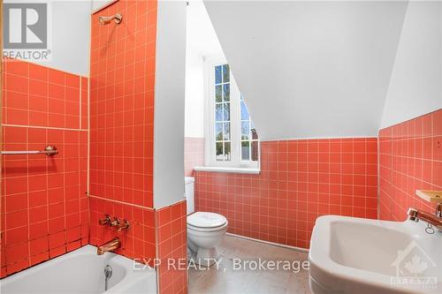 53 High Street, Champlain, ON - Indoor Photo Showing Bathroom