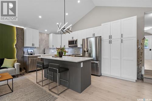 2125 St Charles Avenue, Saskatoon, SK - Indoor Photo Showing Kitchen With Upgraded Kitchen