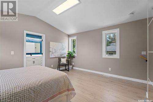 2125 St Charles Avenue, Saskatoon, SK - Indoor Photo Showing Bedroom