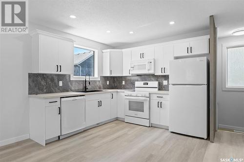 2125 St Charles Avenue, Saskatoon, SK - Indoor Photo Showing Kitchen