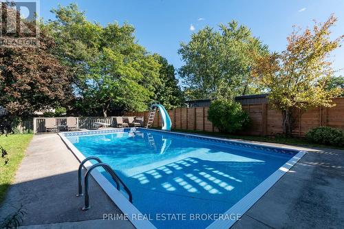 696 Barclay Place, London, ON - Outdoor With In Ground Pool With Backyard