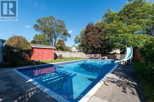 696 Barclay Place, London, ON - Outdoor With In Ground Pool With Backyard