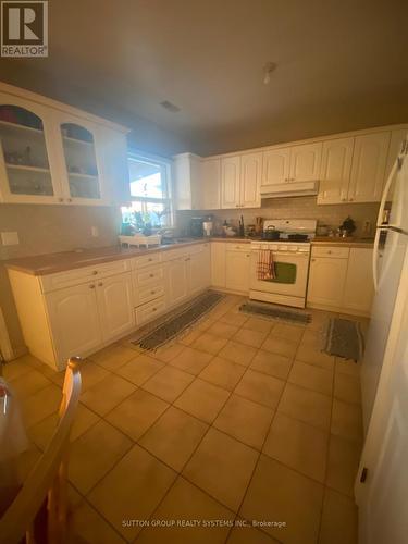 2Nd Fl - 173 Blackthorn Avenue, Toronto, ON - Indoor Photo Showing Kitchen