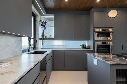 2 Woodland Lane, Headingley, MB - Indoor Photo Showing Kitchen