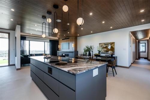 2 Woodland Lane, Headingley, MB - Indoor Photo Showing Kitchen