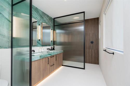 2 Woodland Lane, Headingley, MB - Indoor Photo Showing Bathroom