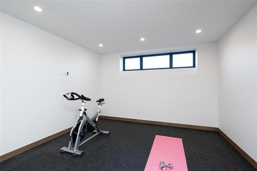 2 Woodland Lane, Headingley, MB - Indoor Photo Showing Gym Room