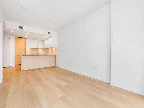 901-1100 Yates St, Victoria, BC - Indoor Photo Showing Kitchen