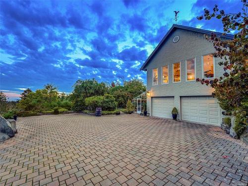 1345 Readings Dr, North Saanich, BC 