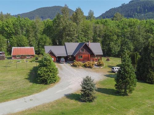 8035 Greendale Rd, Lake Cowichan, BC 