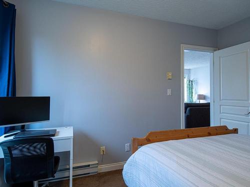 304-2310 Trent St, Victoria, BC - Indoor Photo Showing Bedroom