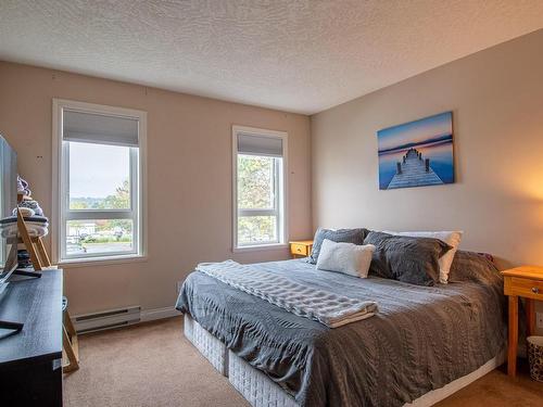 304-2310 Trent St, Victoria, BC - Indoor Photo Showing Bedroom