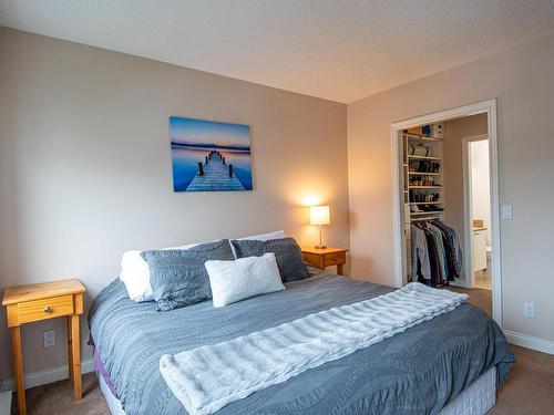 304-2310 Trent St, Victoria, BC - Indoor Photo Showing Bedroom