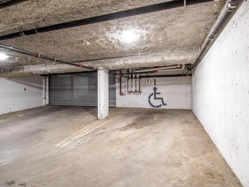 304-2310 Trent St, Victoria, BC - Indoor Photo Showing Garage