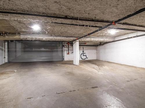 304-2310 Trent St, Victoria, BC - Indoor Photo Showing Garage