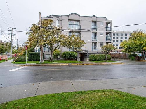 304-2310 Trent St, Victoria, BC - Outdoor With Balcony