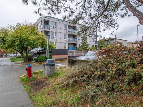 304-2310 Trent St, Victoria, BC - Outdoor With Balcony