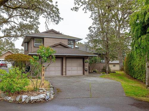 3819 Synod Rd, Saanich, BC 