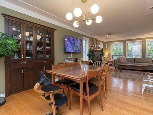 3819 Synod Rd, Saanich, BC 