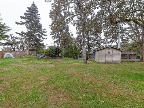 3819 Synod Rd, Saanich, BC 