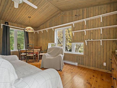 Loft - 965 Ch. Morgan, Saint-Adolphe-D'Howard, QC - Indoor Photo Showing Bedroom