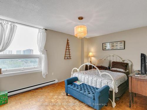 701-15 La Rose Ave, Toronto, ON - Indoor Photo Showing Bedroom