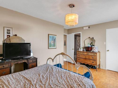 701-15 La Rose Ave, Toronto, ON - Indoor Photo Showing Bedroom