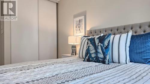 1006 - 19 Grand Trunk Crescent, Toronto, ON - Indoor Photo Showing Bedroom