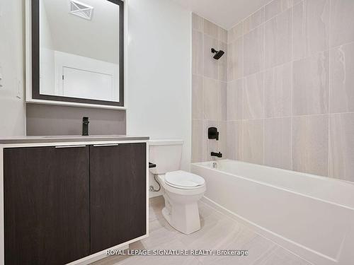 1807-36 Zorra St, Toronto, ON - Indoor Photo Showing Bathroom