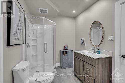 3631 Concession 2 Road, Alfred And Plantagenet, ON - Indoor Photo Showing Bathroom