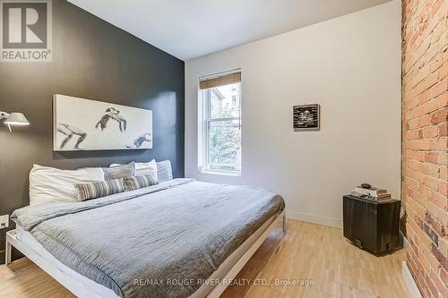 339 Mutual Street, Toronto, ON - Indoor Photo Showing Bedroom