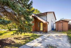 3 Poitras PL  Winnipeg, MB R2N 2W3